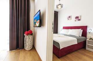 Апартаменты Apartments Royal Lux Сутоморе Апартаменты с балконом-4