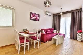 Апартаменты Apartments Royal Lux Сутоморе Апартаменты с балконом-5