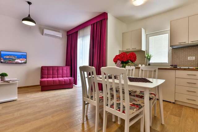 Апартаменты Apartments Royal Lux Сутоморе-13