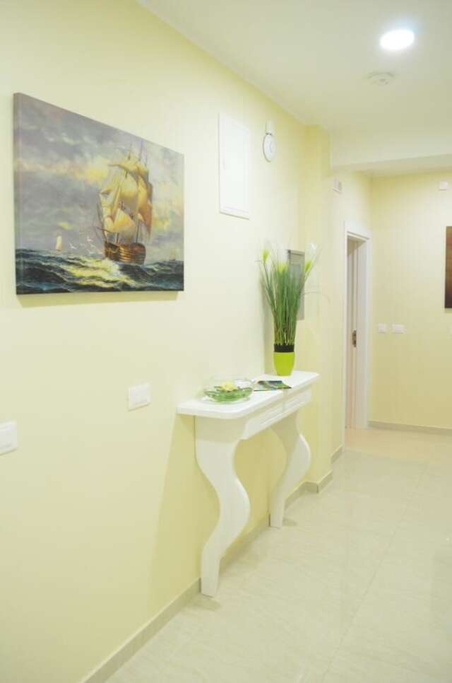 Апартаменты Apartments Royal Lux Сутоморе-10